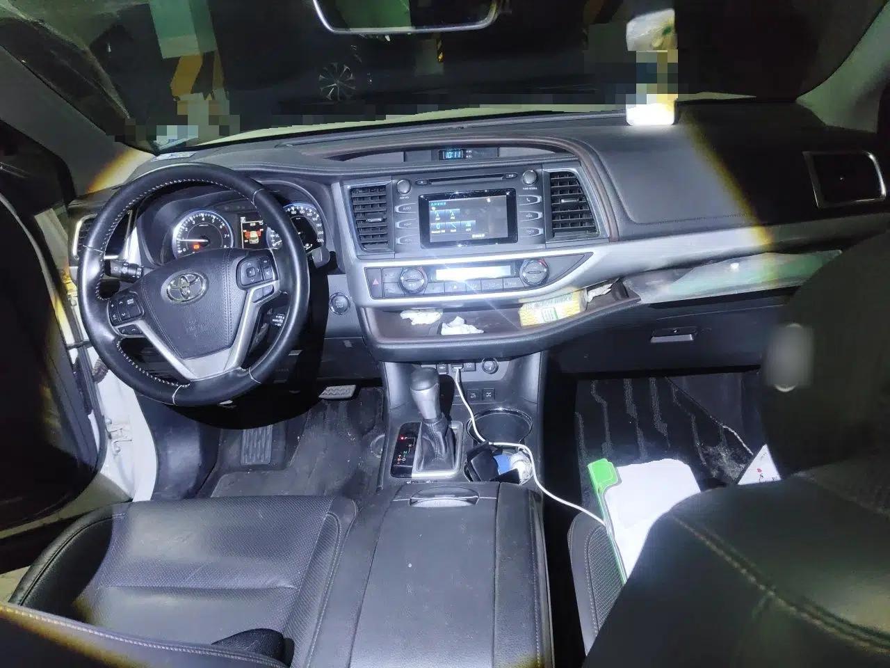 Toyota Highlander 2018 2.0T Four-Wheel Drive Luxury Edition 7 Seats China V Emission Standard — миниатюра 9