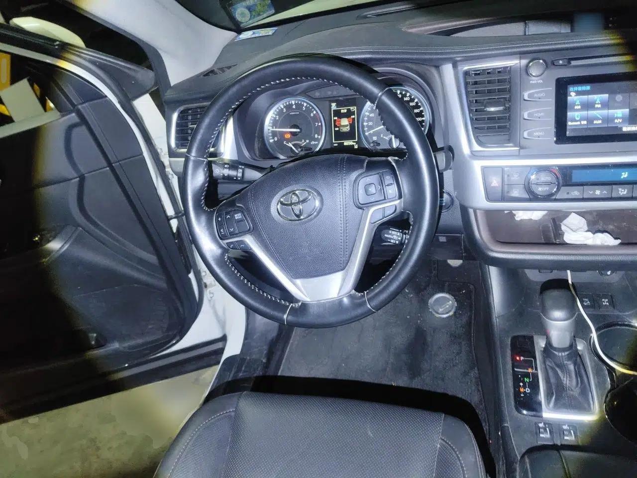 Toyota Highlander 2018 2.0T Four-Wheel Drive Luxury Edition 7 Seats China V Emission Standard — миниатюра 10