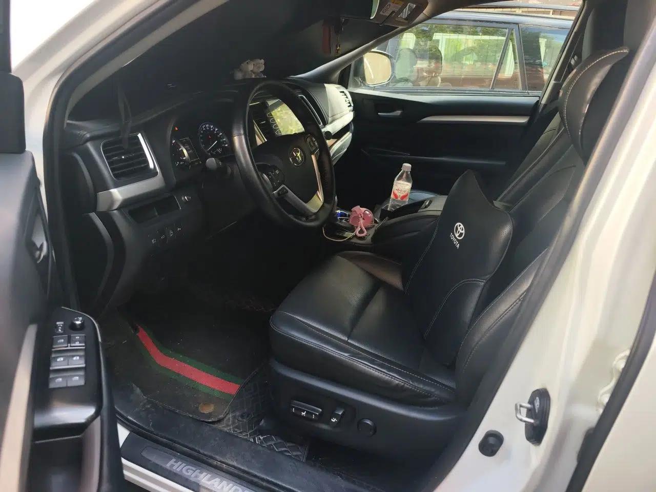 Toyota Highlander 2018 2.0T Four-Wheel Drive Luxury Version 7 Seats China VI Standard — миниатюра 16