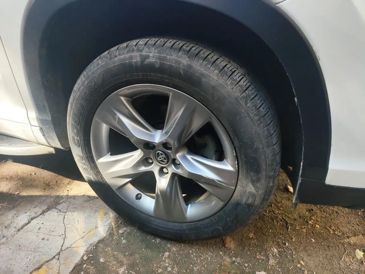 Toyota Highlander 2018 2.0T Four-Wheel Drive Luxury Version 7 Seats China VI Standard — миниатюра 8