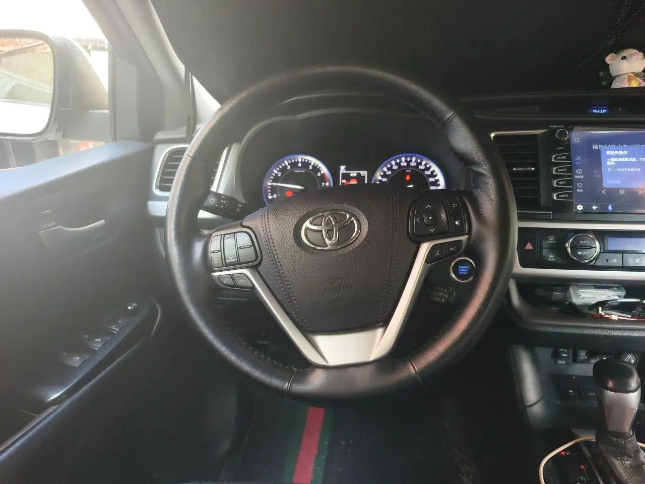 Toyota Highlander 2018 2.0T Four-Wheel Drive Luxury Version 7 Seats China VI Standard — миниатюра 10