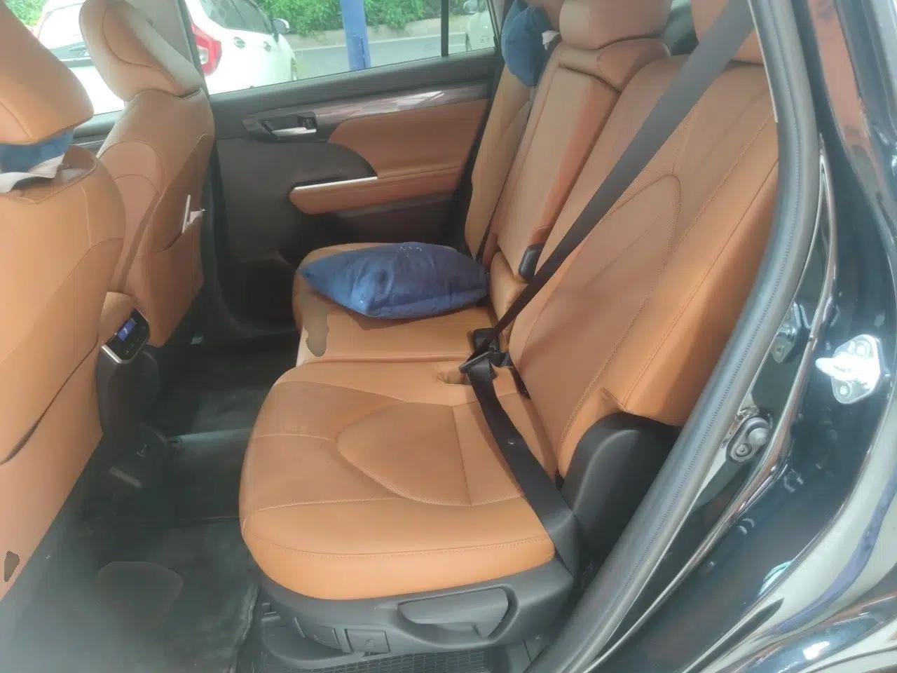 Toyota Highlander 2024 2.5L Smart Electric Hybrid Dual-Engine Four-Wheel Drive Prestige Version – 7 Seats — миниатюра 17