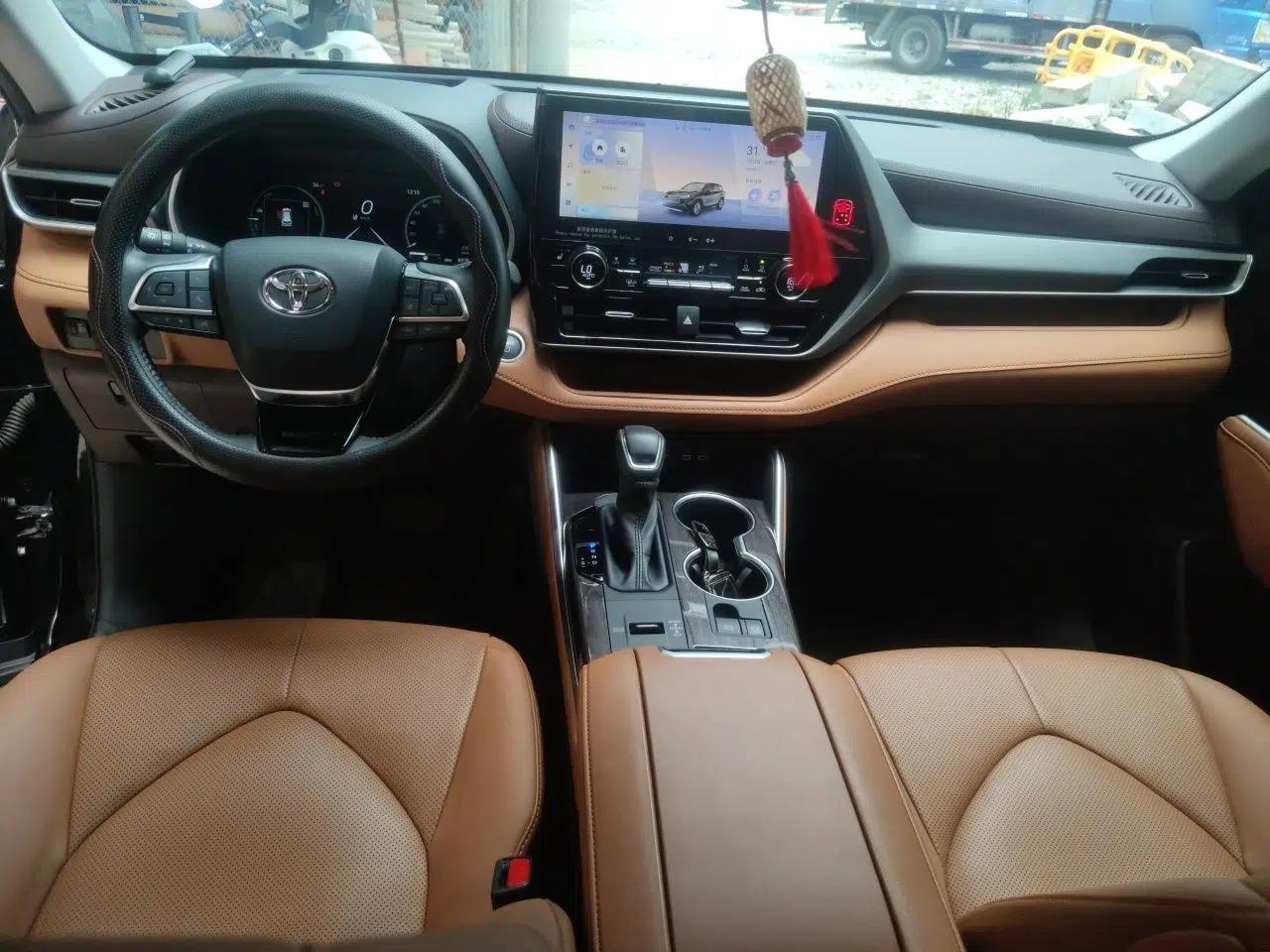 Toyota Highlander 2024 2.5L Smart Electric Hybrid Dual-Engine Four-Wheel Drive Prestige Version – 7 Seats — миниатюра 9