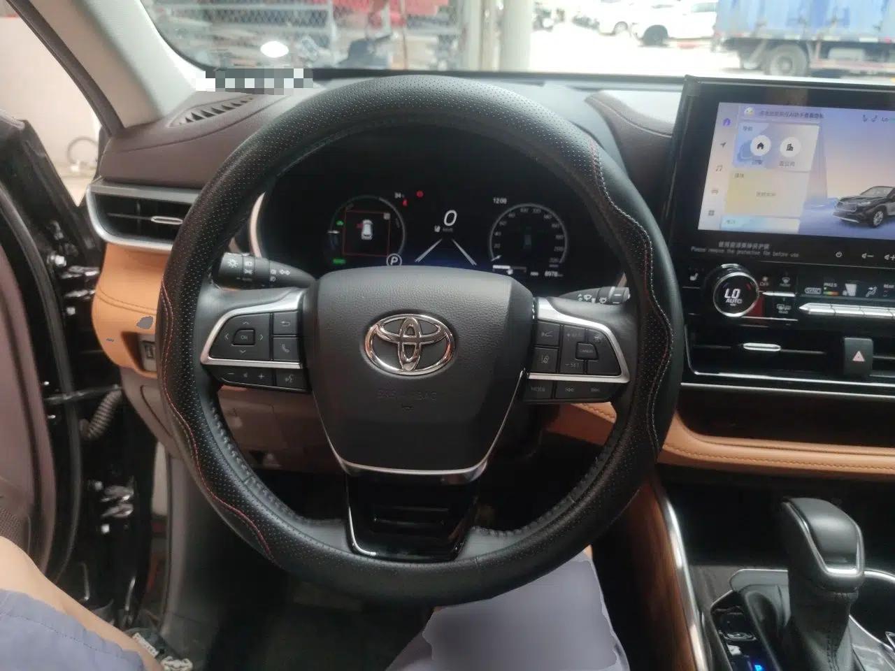 Toyota Highlander 2024 2.5L Smart Electric Hybrid Dual-Engine Four-Wheel Drive Prestige Version – 7 Seats — миниатюра 10