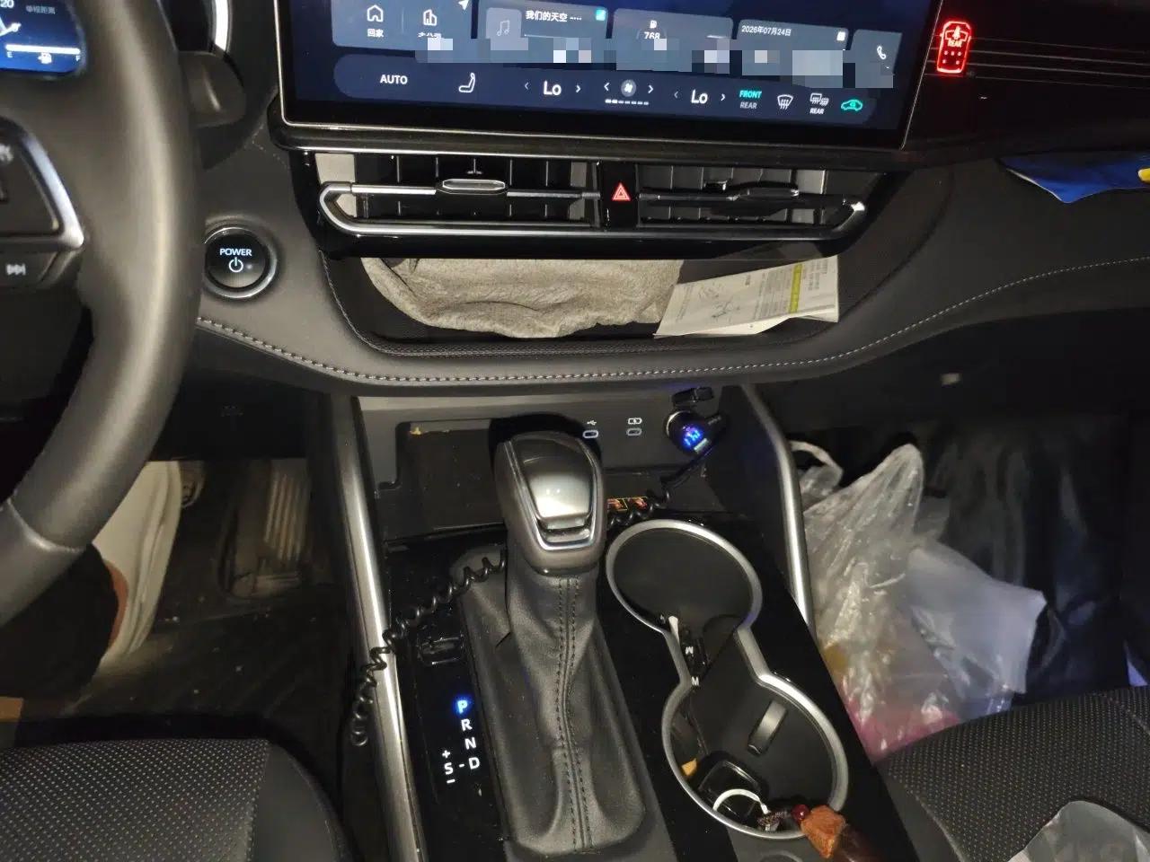 Toyota Highlander 2026 Model 2.5L Intelligent Electric Hybrid Dual-Engine Two-Wheel-Drive Luxury Edition 7-seater — миниатюра 13