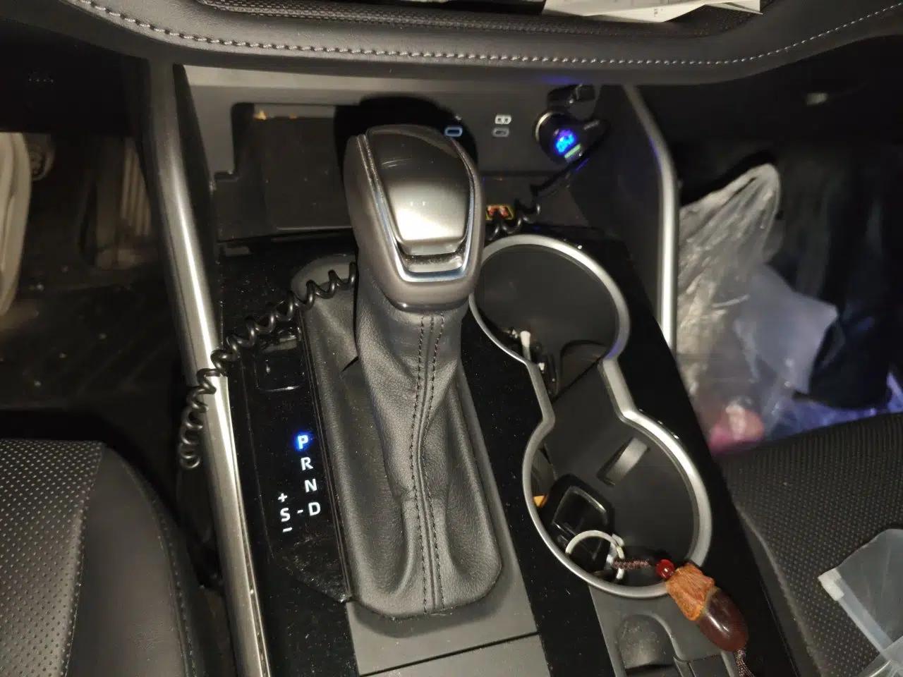 Toyota Highlander 2026 Model 2.5L Intelligent Electric Hybrid Dual-Engine Two-Wheel-Drive Luxury Edition 7-seater — миниатюра 14