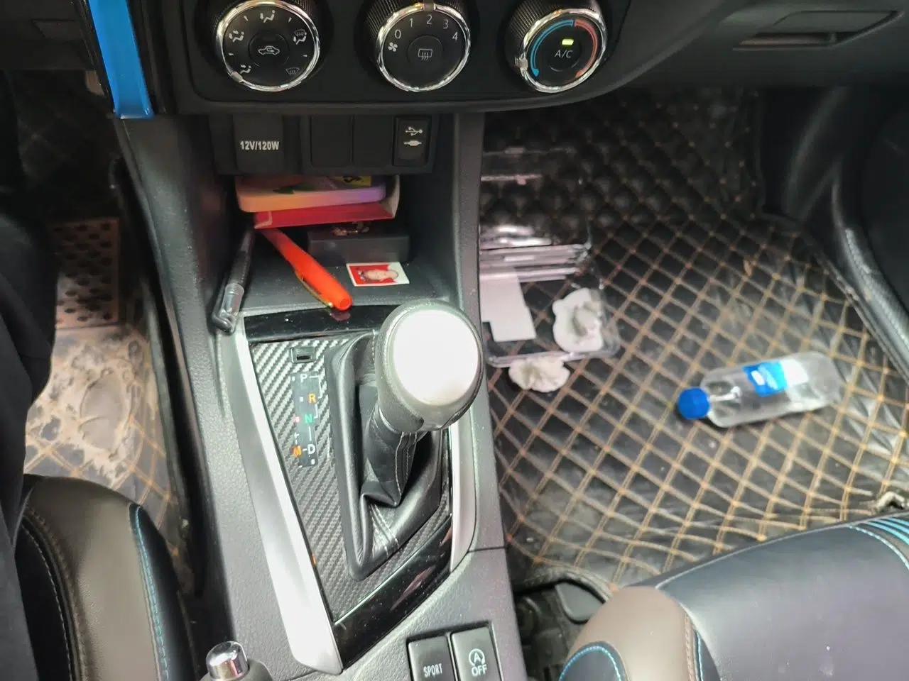 Toyota Levin 2018 185T CVT Luxury Edition China V Standard — миниатюра 14