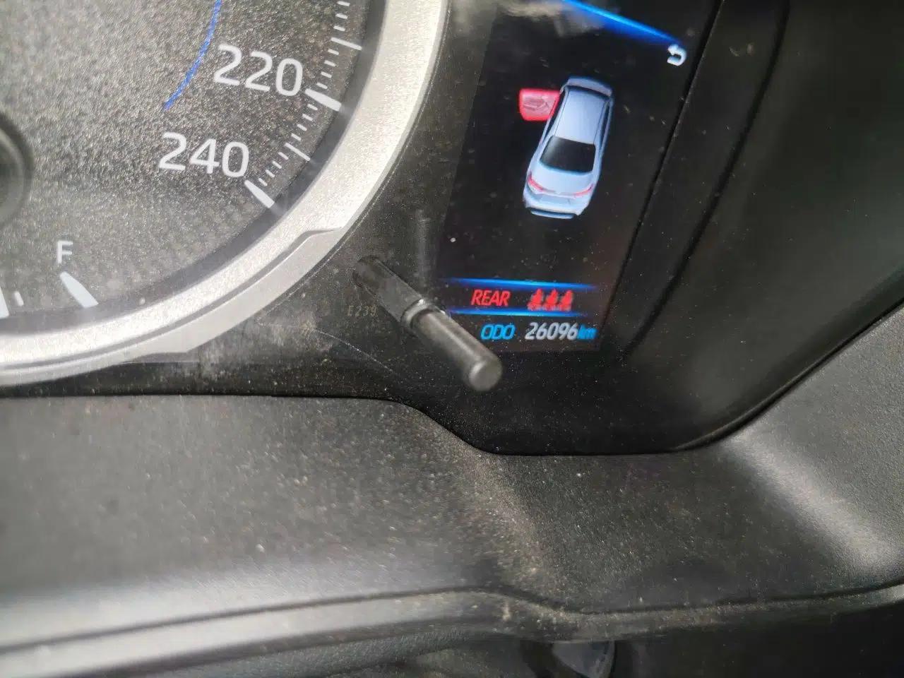 Toyota Levin 2022 Dual-Engine 1.8H E-CVT Luxury Edition — миниатюра 12