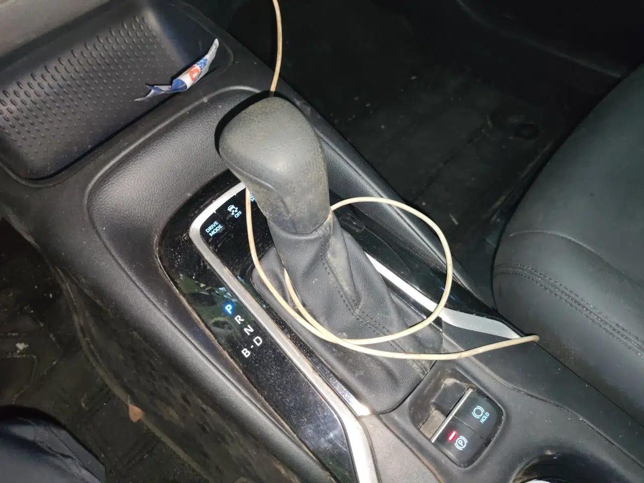Toyota Levin 2022 Dual-Engine 1.8H E-CVT Luxury Edition — миниатюра 14