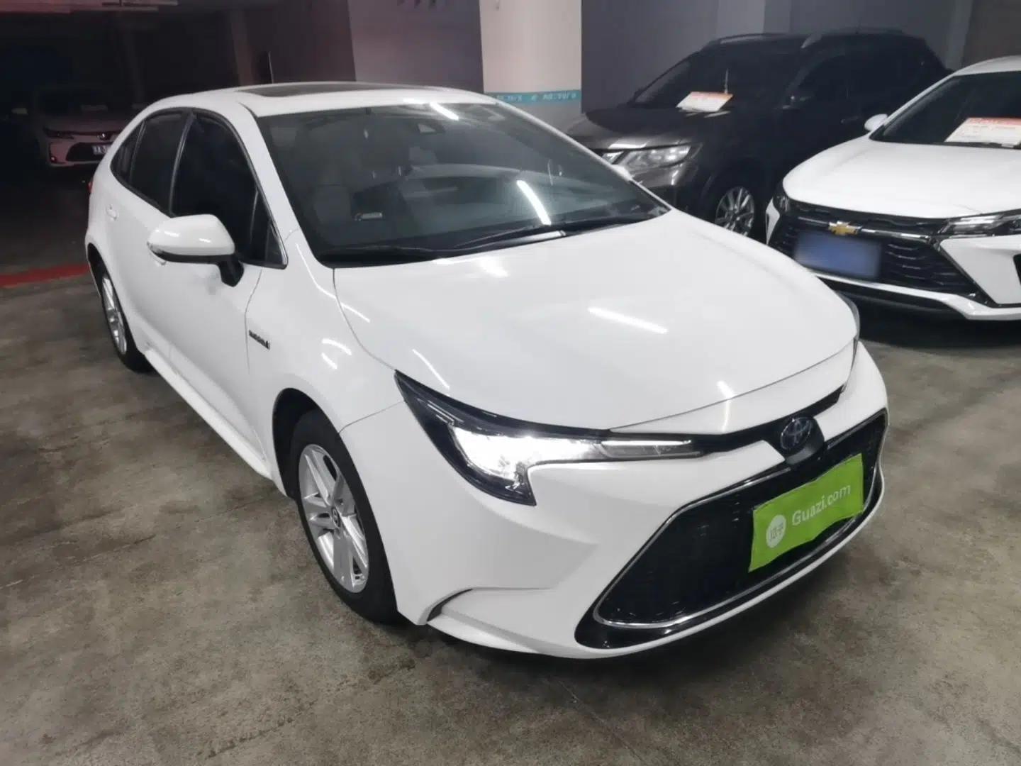 Toyota Levin 2022 Dual-Engine 1.8H E-CVT Luxury Edition — миниатюра 3