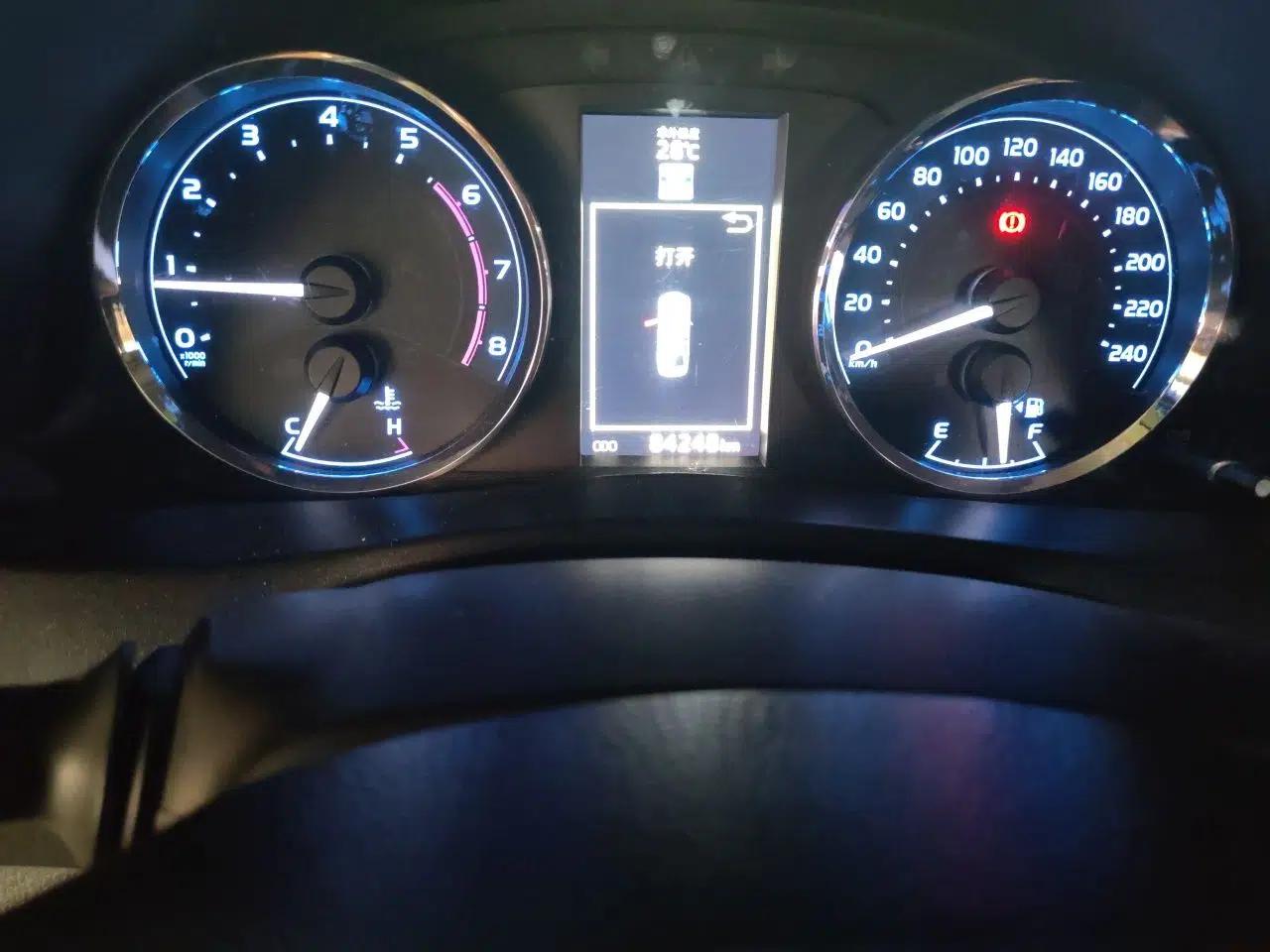 Toyota Levin 2018 185T CVT Luxury Edition China V Standard — миниатюра 12