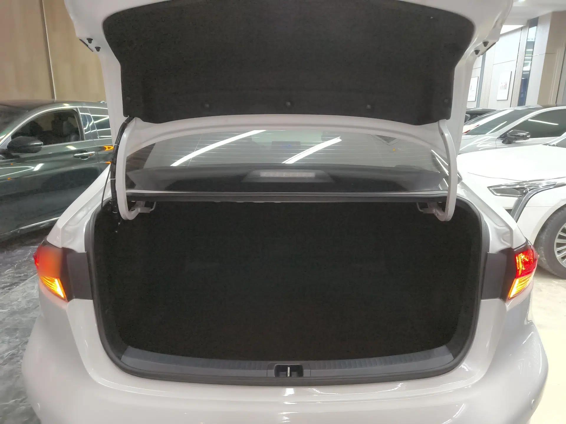 Toyota Levin 2023 185T CVT Luxury Edition — миниатюра 19