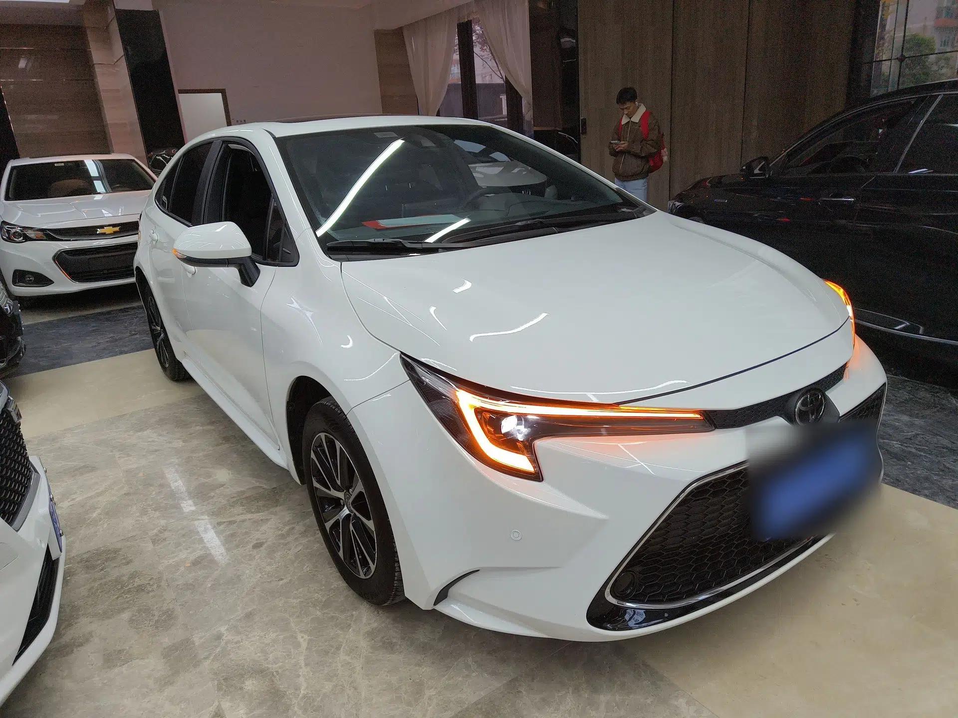 Toyota Levin 2023 185T CVT Luxury Edition — миниатюра 5