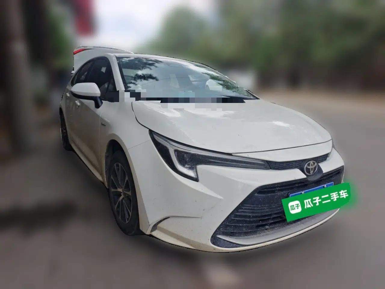 Toyota Levin 2024 Smart Electric Hybrid Dual-Engine 1.8L Luxury Edition — миниатюра 3