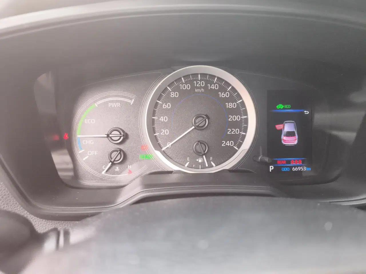 Toyota Levin 2022 Dual-Motor 1.8H E-CVT Sport Edition — миниатюра 11