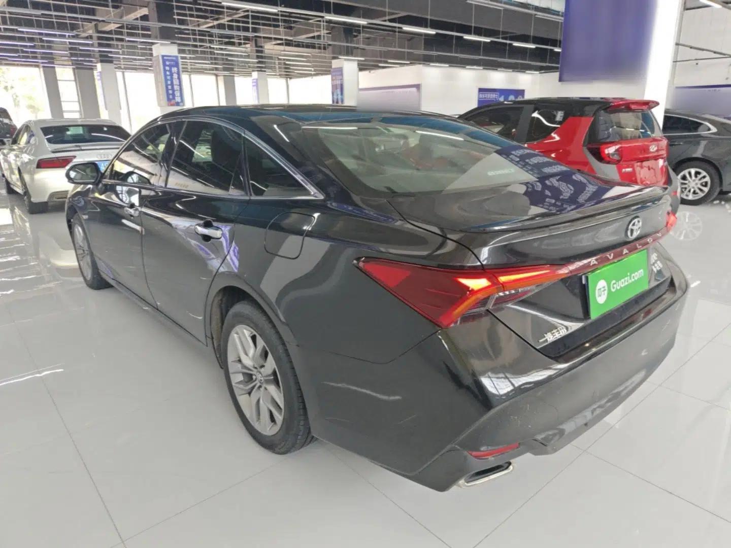Toyota Avalon 2021 2.5L Luxury Edition — миниатюра 4