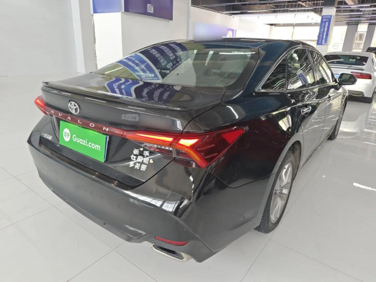 Toyota Avalon 2021 2.5L Luxury Edition — миниатюра 6