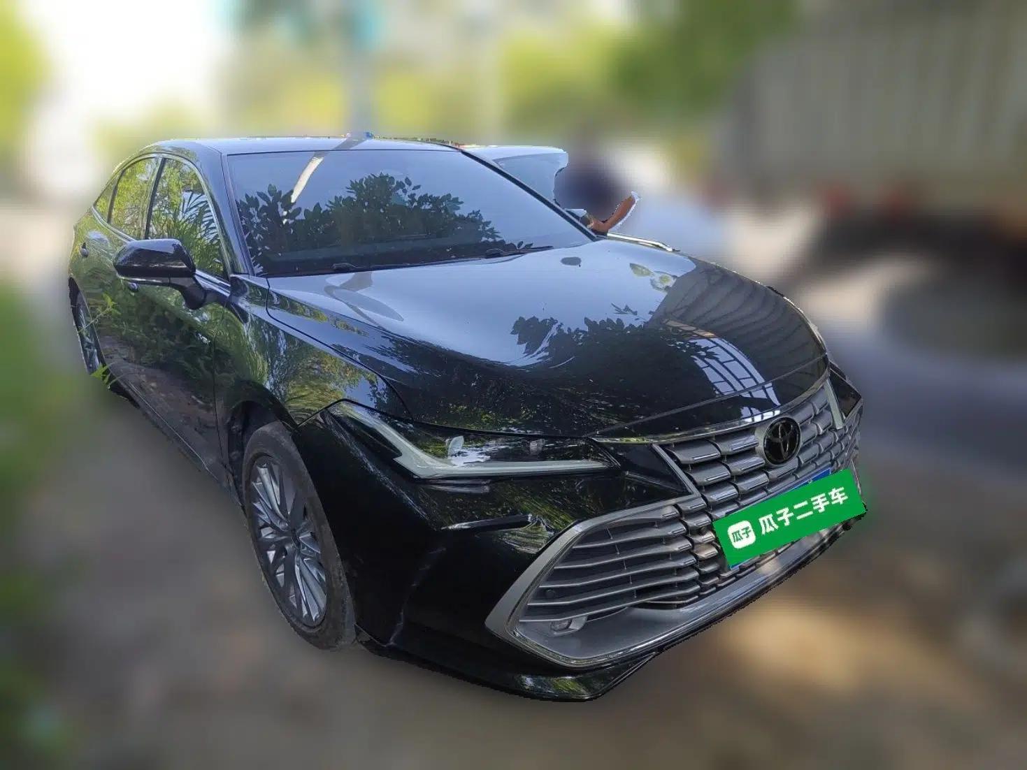 Toyota Avalon 2024 Dual-Motor 2.0L Luxury Edition — миниатюра 3