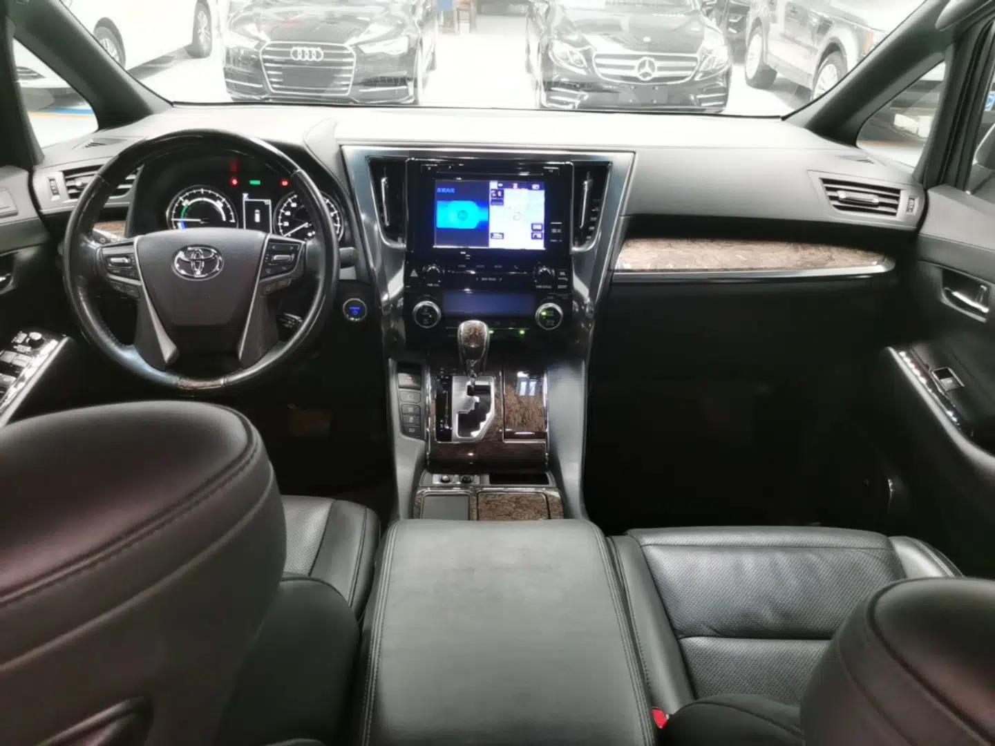 Toyota Vellfire 2019 Dual-Engine 2.5L HV Prestige Edition — миниатюра 12