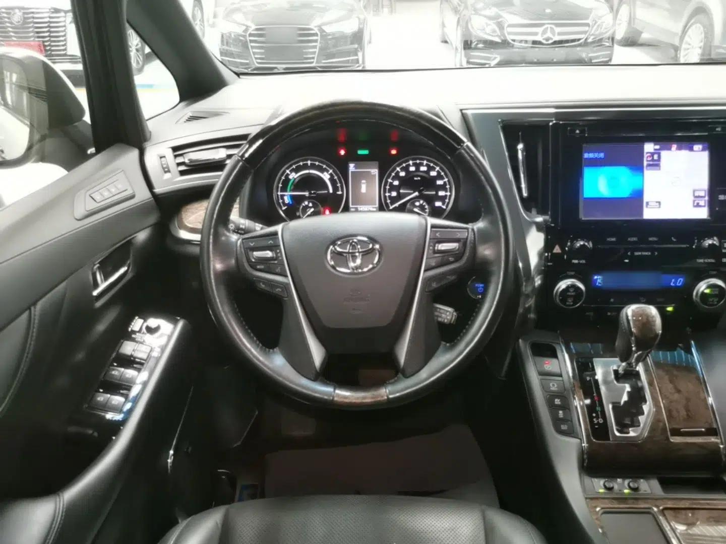 Toyota Vellfire 2019 Dual-Engine 2.5L HV Prestige Edition — миниатюра 13