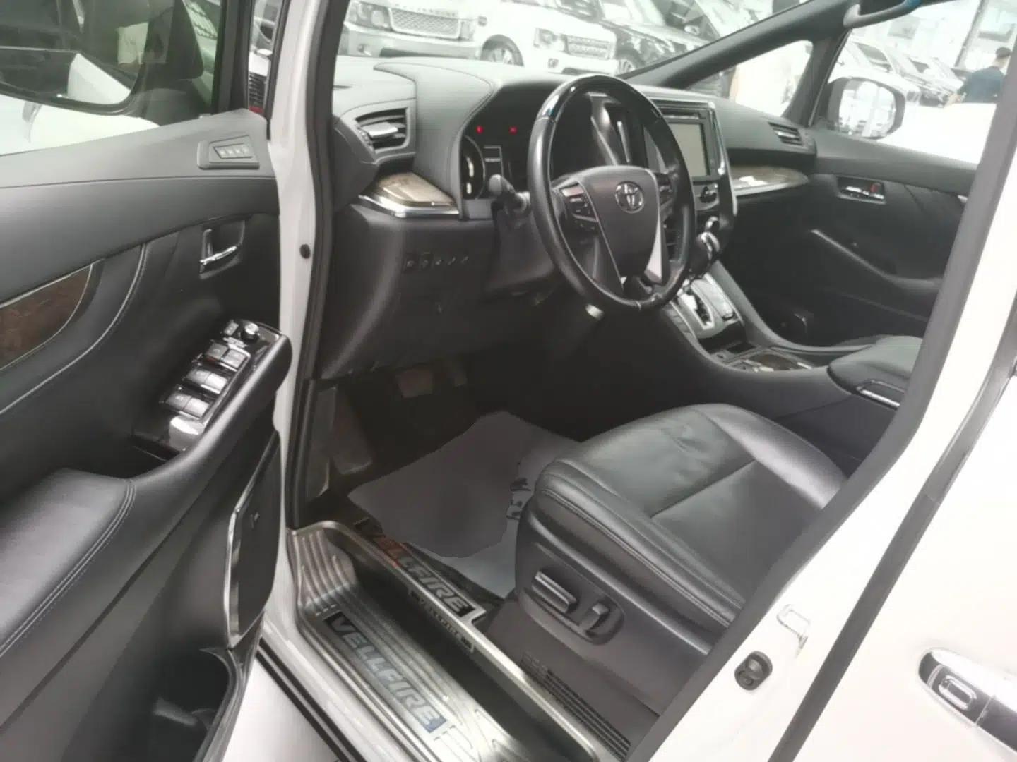 Toyota Vellfire 2019 Dual-Engine 2.5L HV Prestige Edition — миниатюра 18