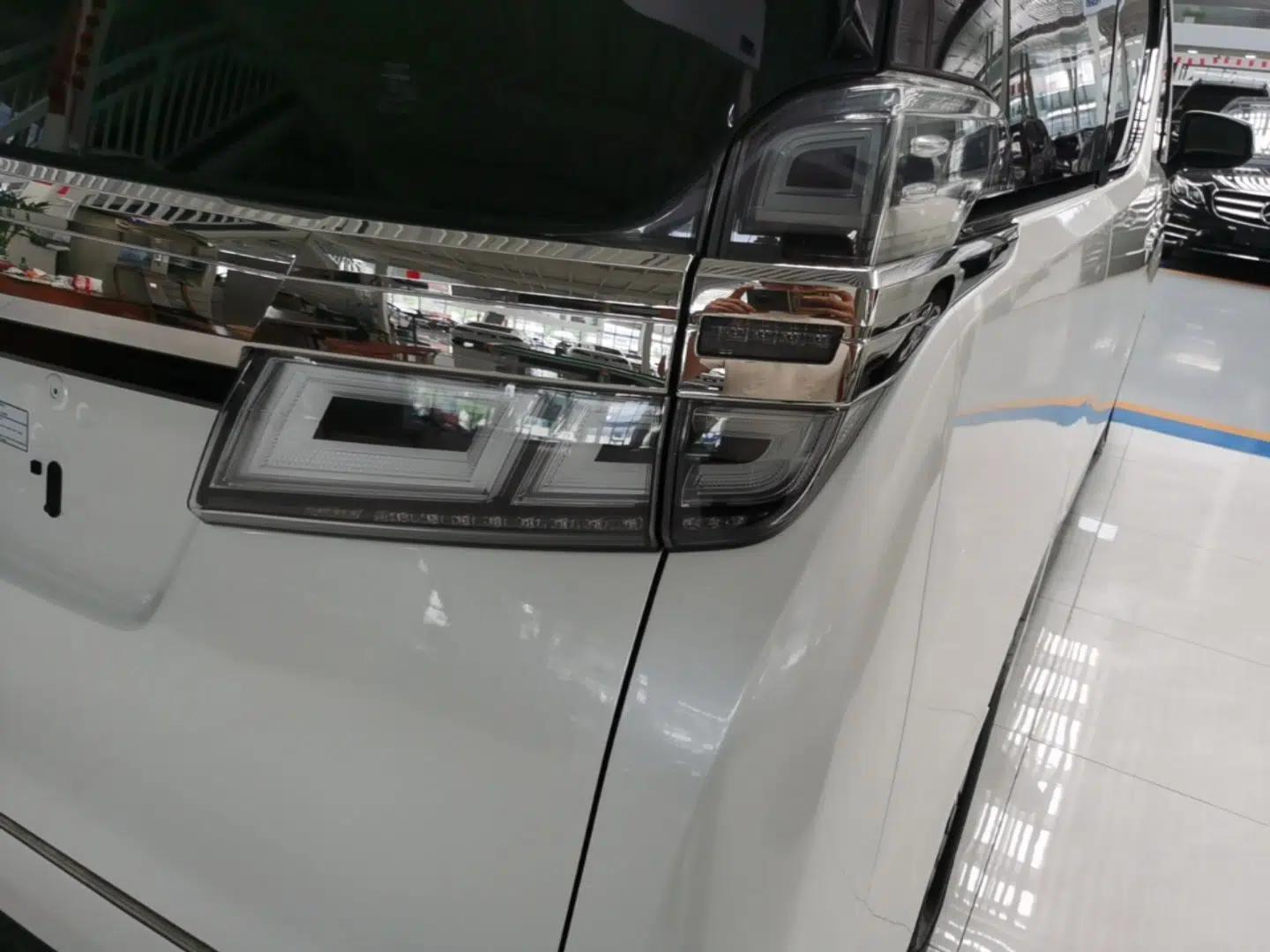 Toyota Vellfire 2019 Dual-Engine 2.5L HV Prestige Edition — миниатюра 9
