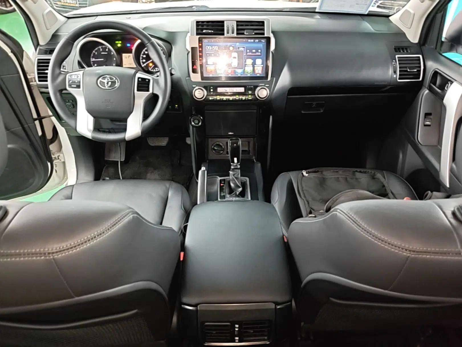 Toyota Prado 2016 2.7L Automatic Standard Edition — миниатюра 12