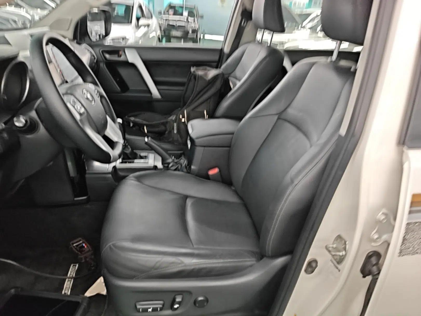 Toyota Prado 2016 2.7L Automatic Standard Edition — миниатюра 17