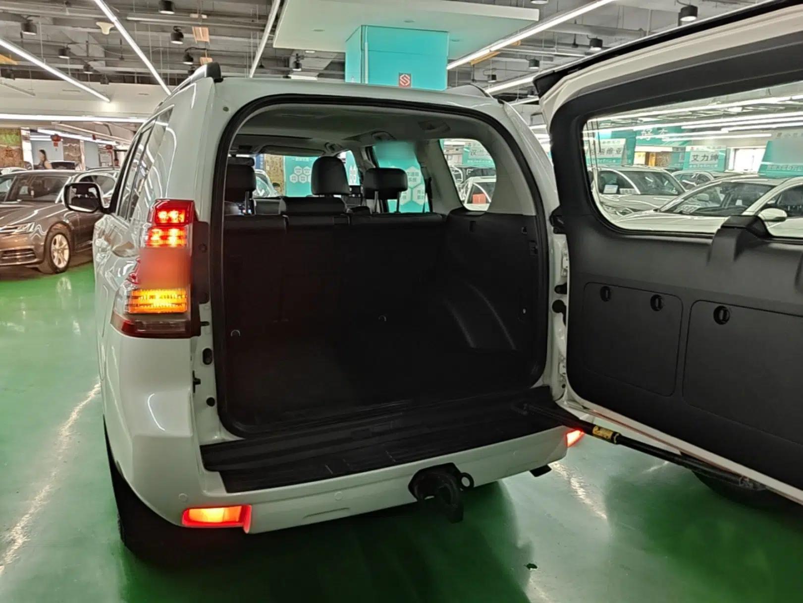 Toyota Prado 2016 2.7L Automatic Standard Edition — миниатюра 22