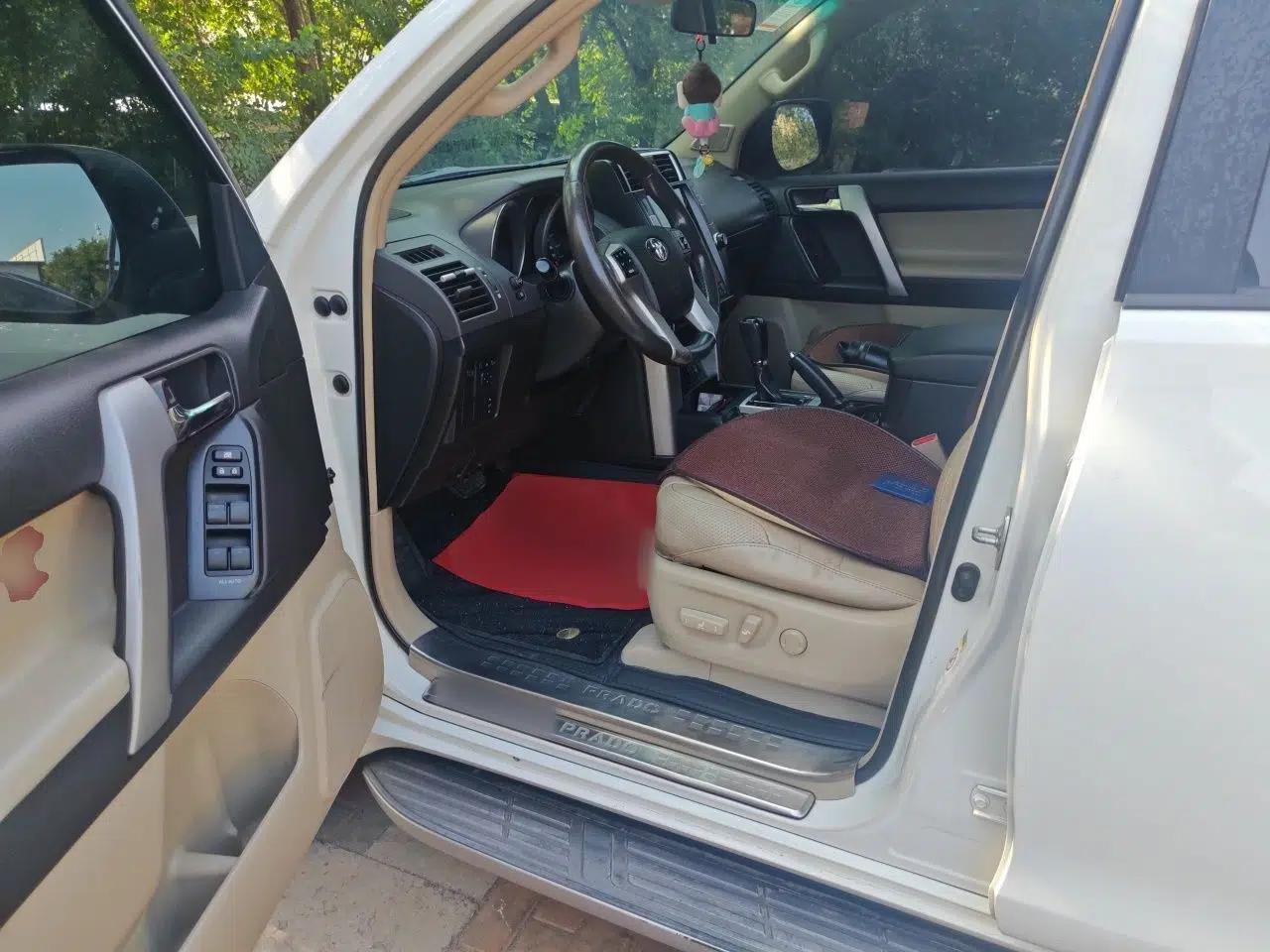 Toyota Prado 2010 4.0L Automatic TX-L — миниатюра 16
