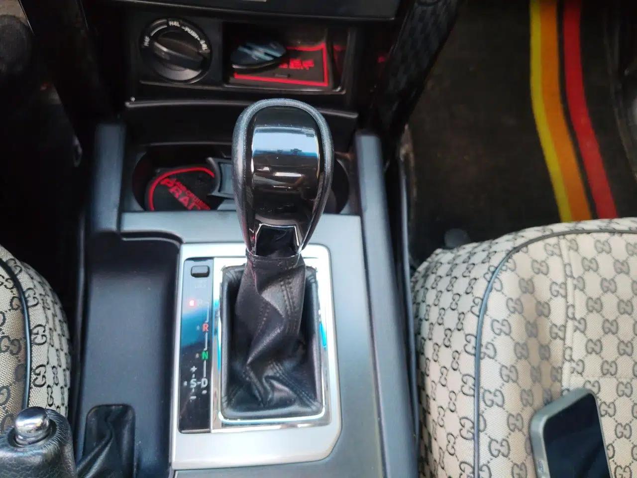 Toyota Prado 2016 2.7L Automatic Standard Edition — миниатюра 14