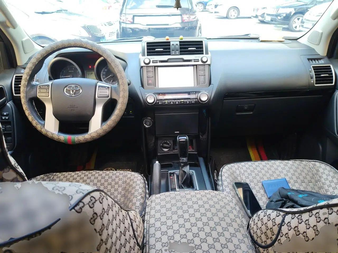 Toyota Prado 2016 2.7L Automatic Standard Edition — миниатюра 9