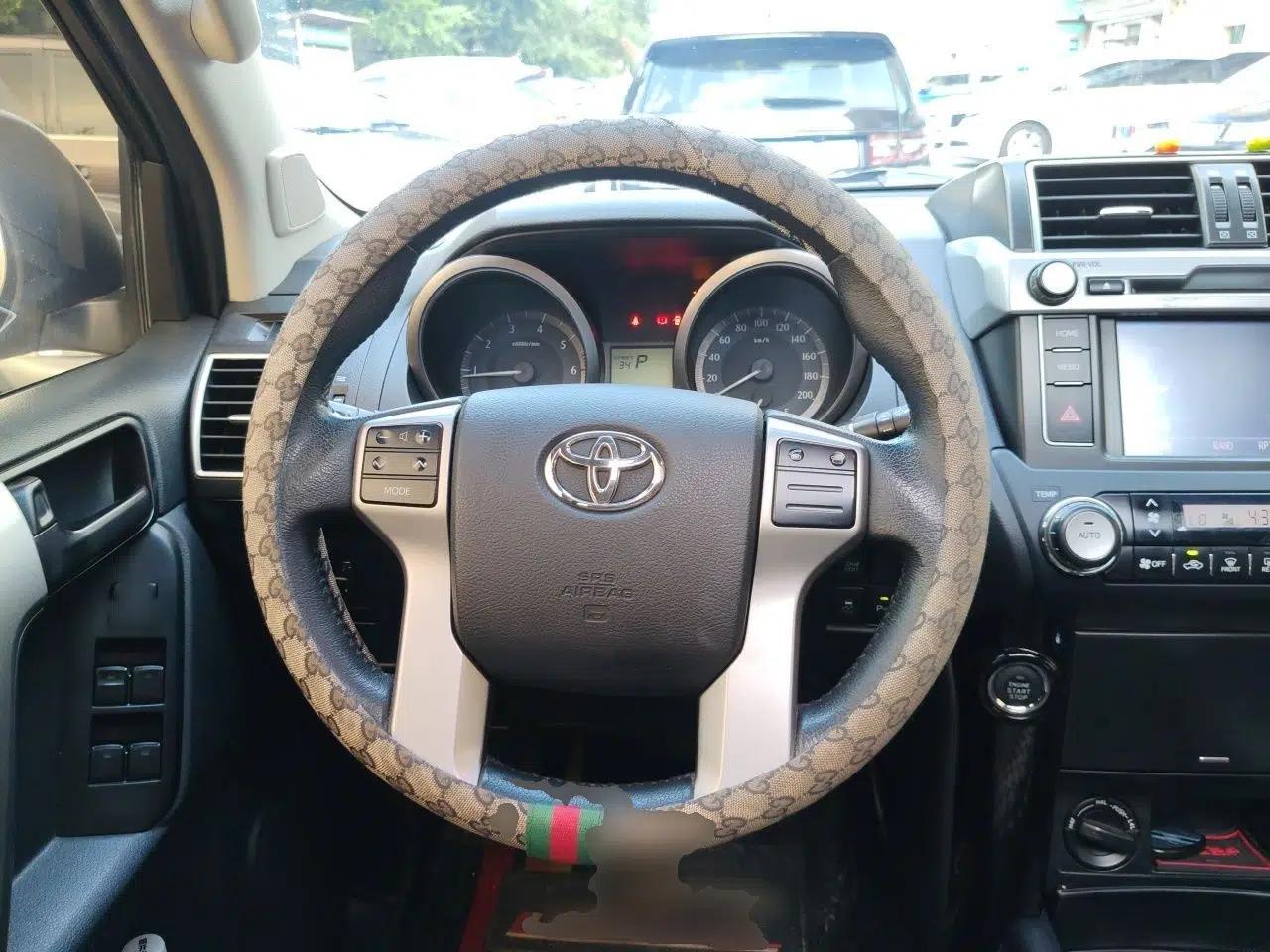Toyota Prado 2016 2.7L Automatic Standard Edition — миниатюра 10