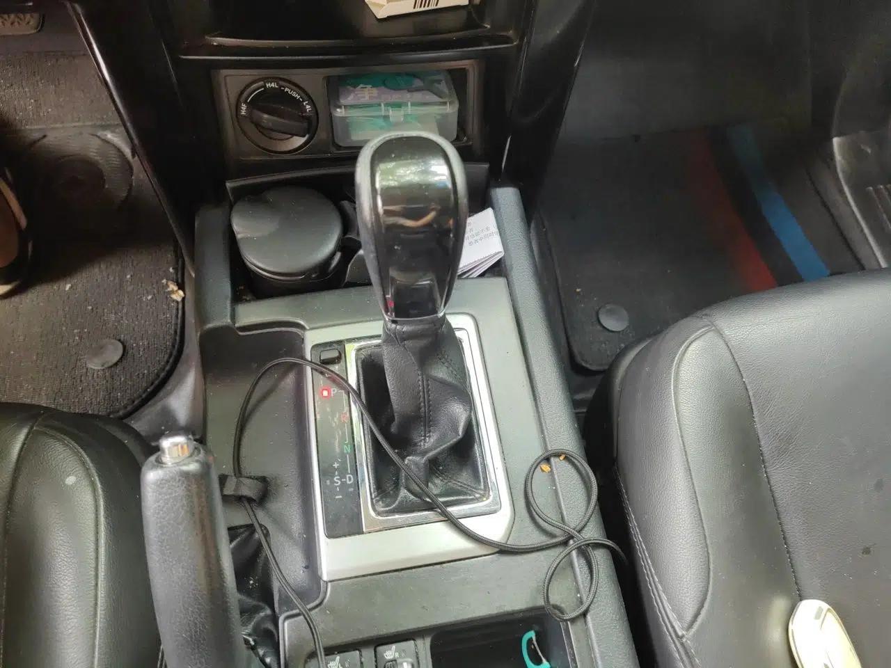 Toyota Prado 2016 2.7L Automatic Standard Edition — миниатюра 14