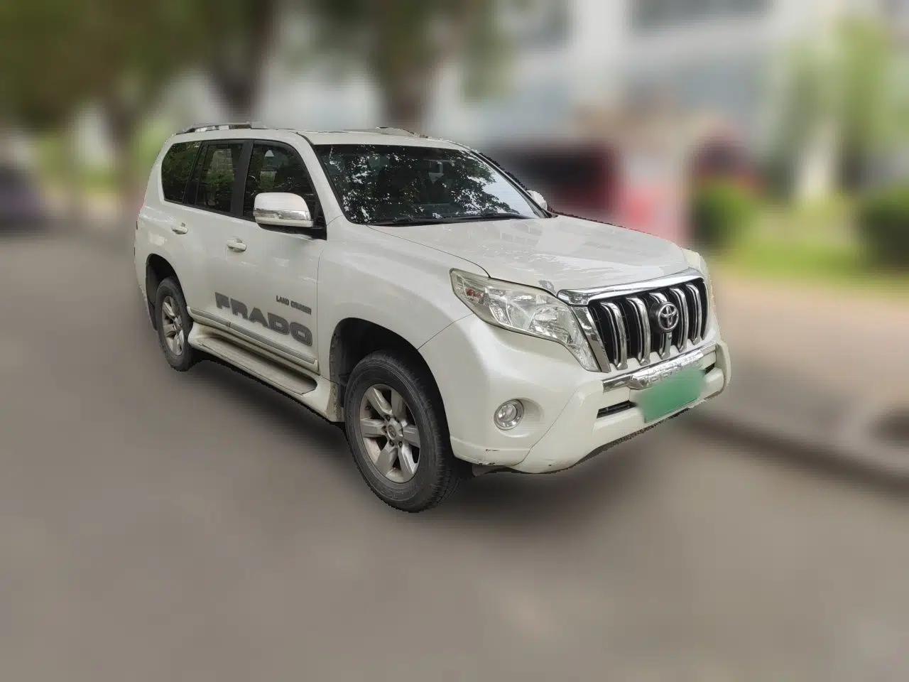 Toyota Prado 2016 2.7L Automatic Standard Edition — миниатюра 3