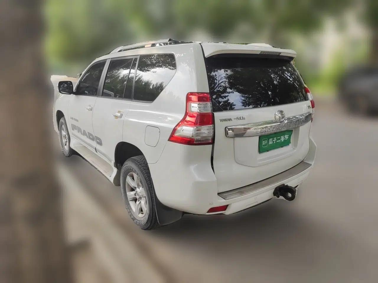 Toyota Prado 2016 2.7L Automatic Standard Edition — миниатюра 4