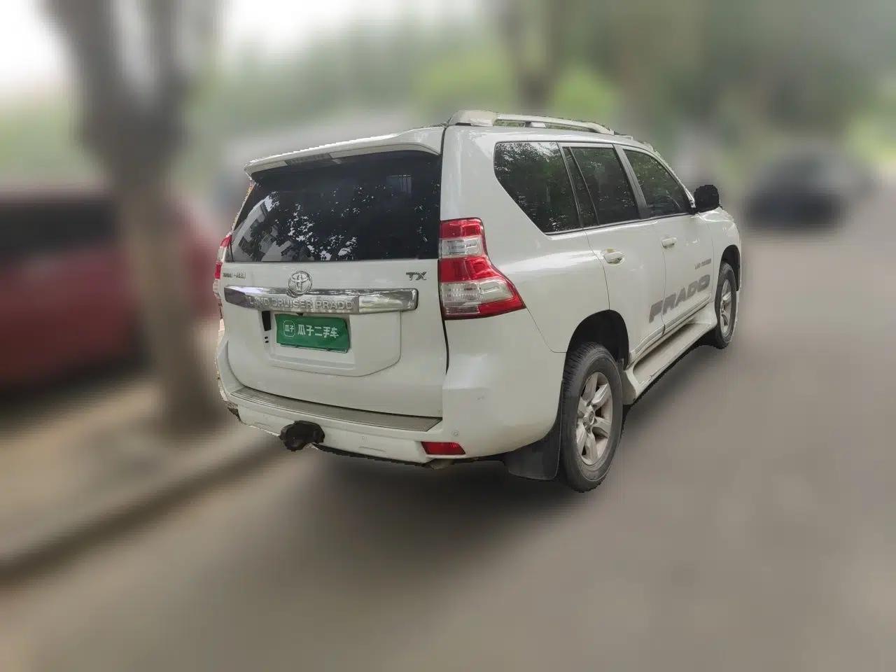 Toyota Prado 2016 2.7L Automatic Standard Edition — миниатюра 6