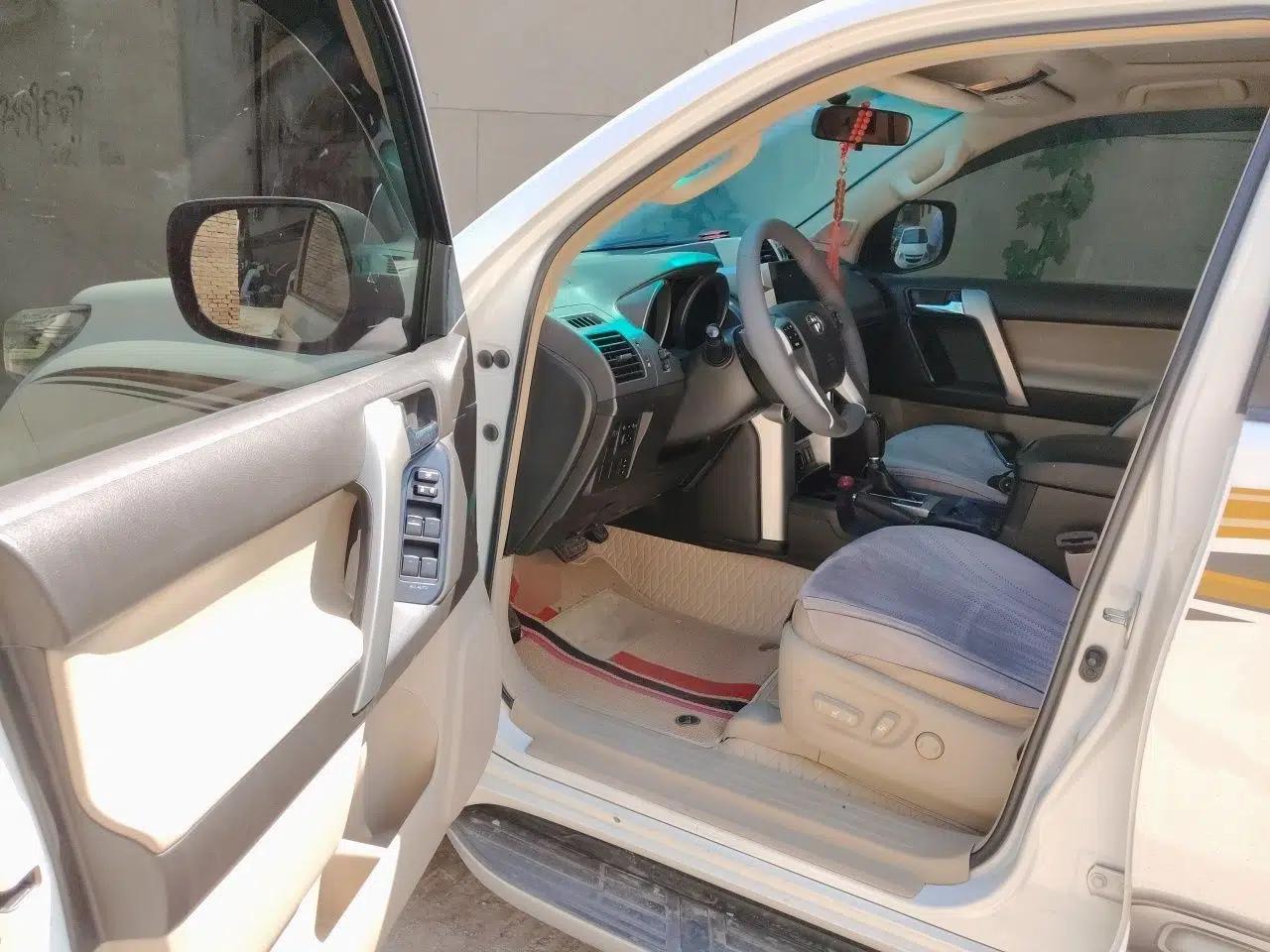 Toyota Prado 2010 4.0L Automatic TX-L — миниатюра 16