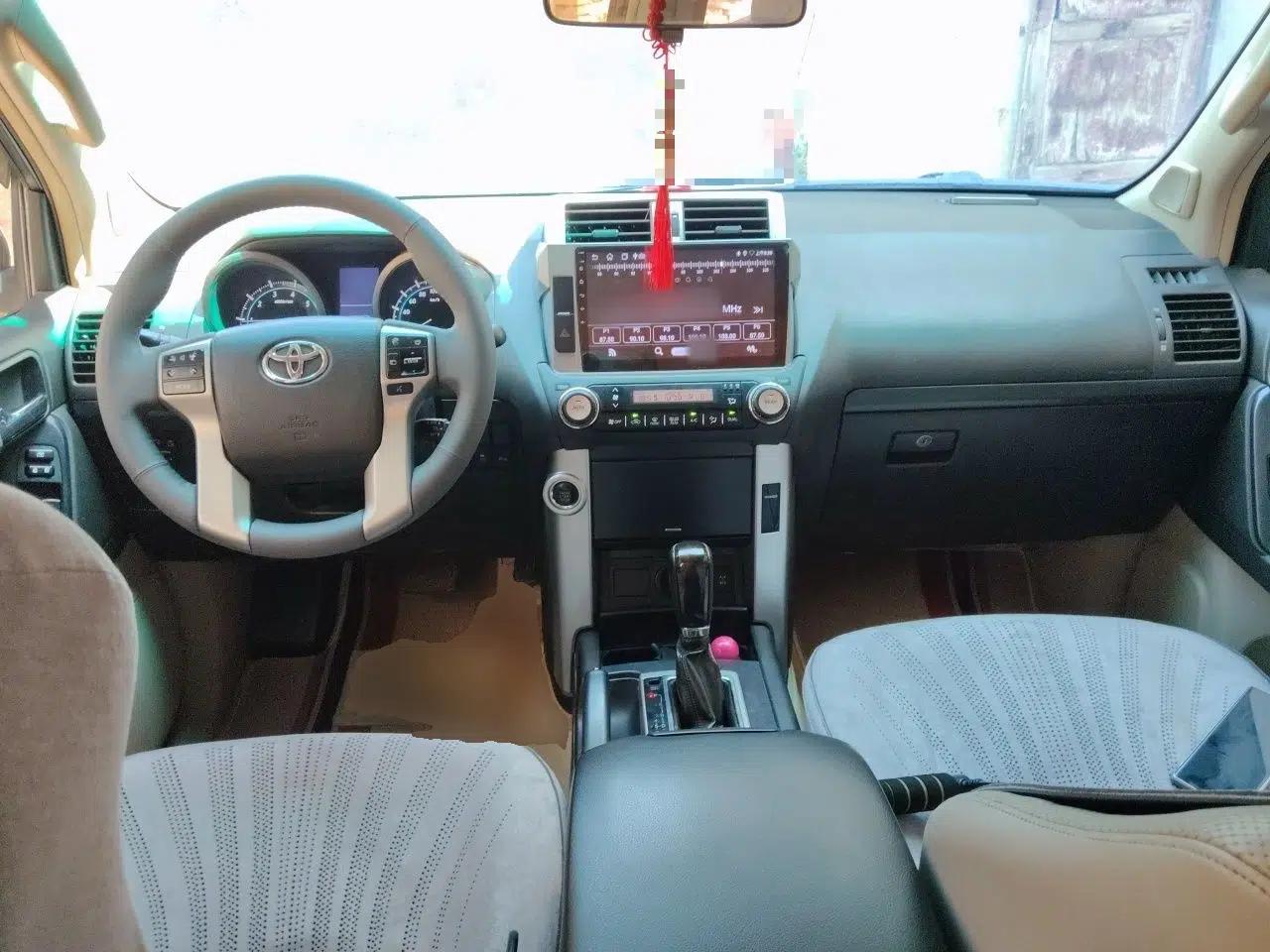 Toyota Prado 2010 4.0L Automatic TX-L — миниатюра 9
