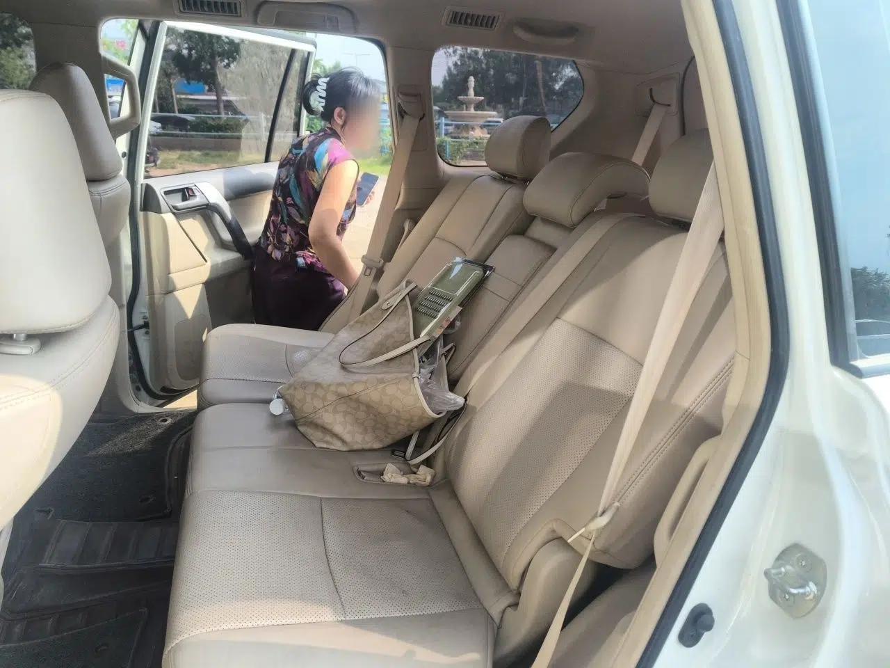 Toyota Prado 2014 model, automatic, 2.7L, 7 seats, gasoline — миниатюра 17