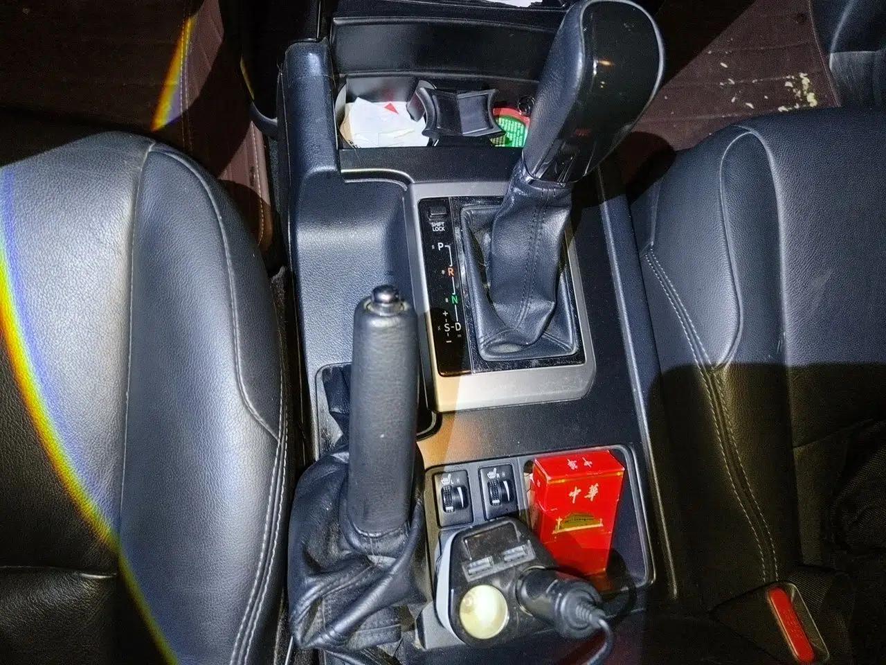Toyota Prado 2016 2.7L Automatic Standard Edition — миниатюра 14