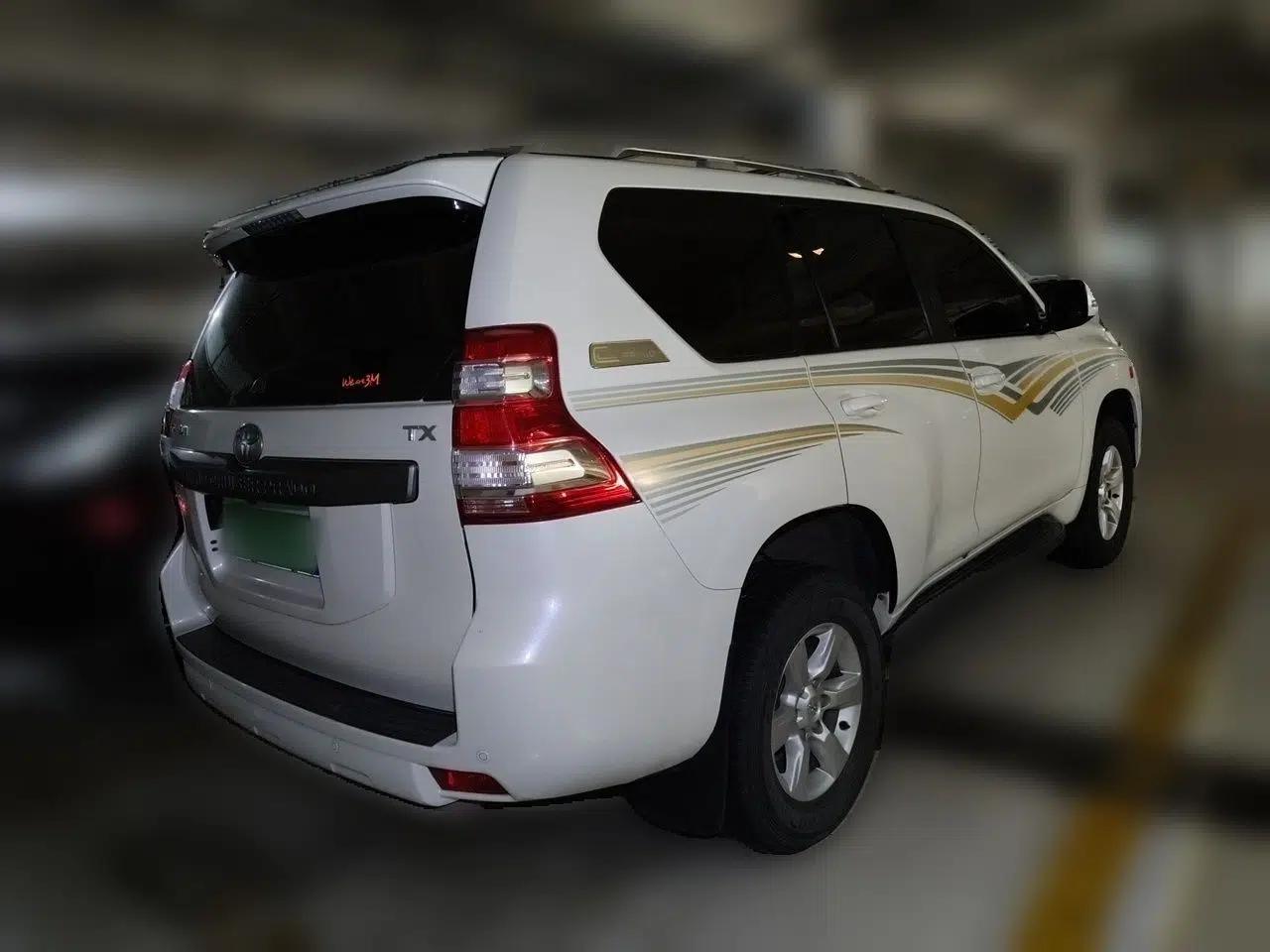 Toyota Prado 2016 2.7L Automatic Standard Edition — миниатюра 6