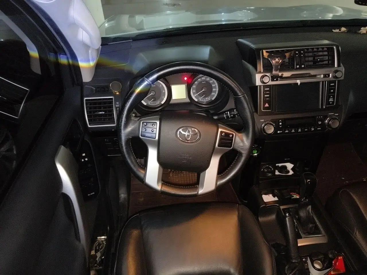 Toyota Prado 2016 2.7L Automatic Standard Edition — миниатюра 10