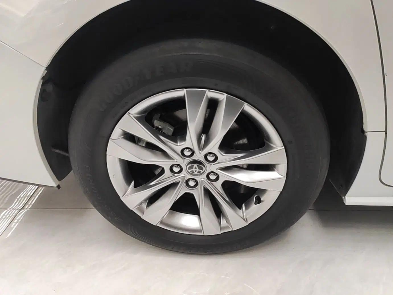 Toyota SIENNA 2024 2.5L Hybrid Comfort Edition — миниатюра 11