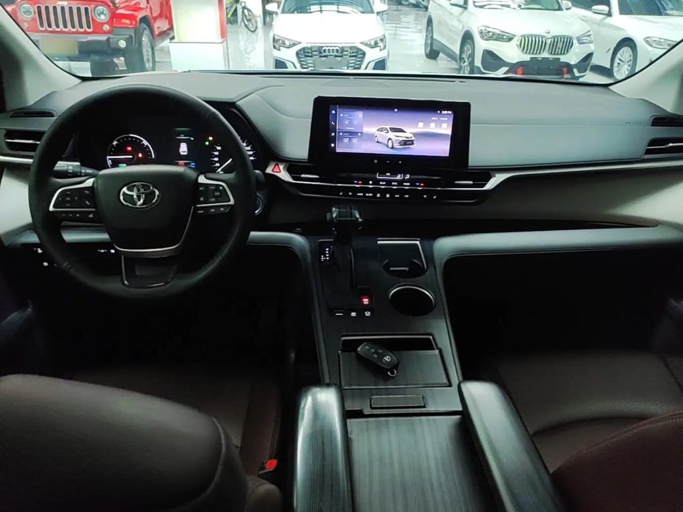 Toyota SIENNA 2024 2.5L Hybrid Comfort Edition — миниатюра 12