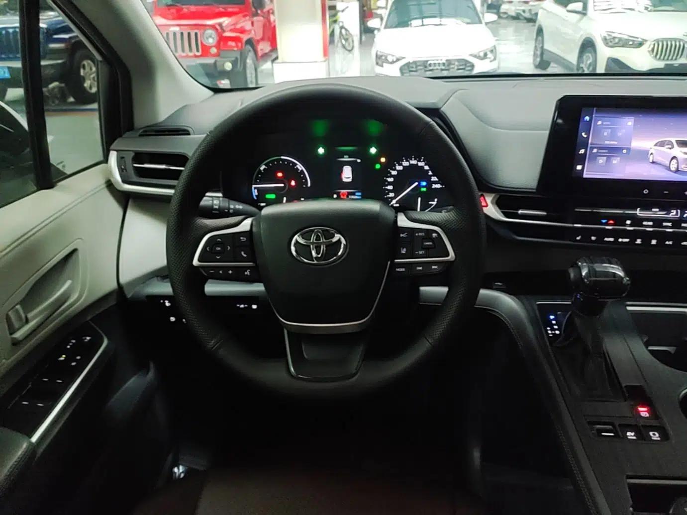 Toyota SIENNA 2024 2.5L Hybrid Comfort Edition — миниатюра 13