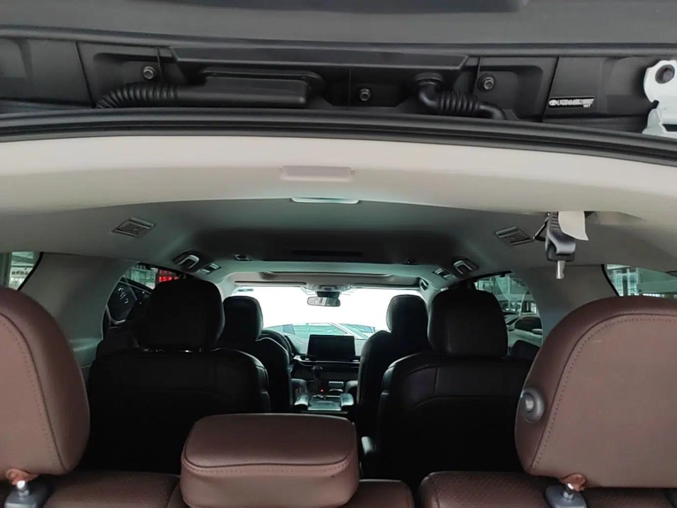 Toyota SIENNA 2024 2.5L Hybrid Comfort Edition — миниатюра 21