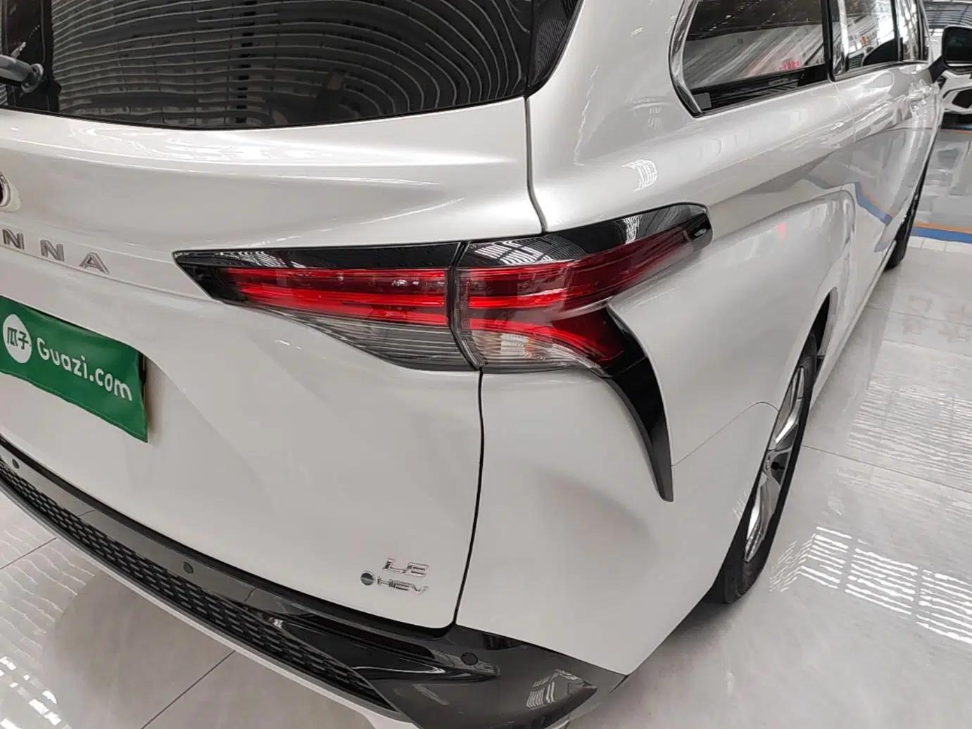 Toyota SIENNA 2024 2.5L Hybrid Comfort Edition — миниатюра 9