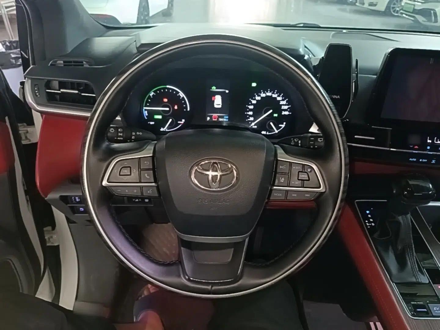 Toyota SIENNA 2021 2.5L Hybrid Comfort Edition — миниатюра 13