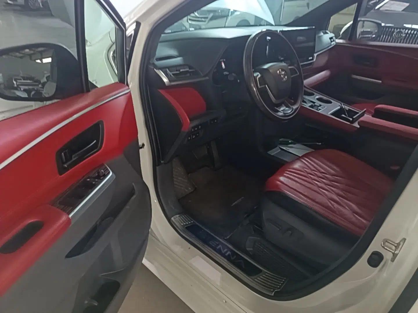 Toyota SIENNA 2021 2.5L Hybrid Comfort Edition — миниатюра 18
